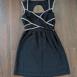 C. Luce Criss cross dress